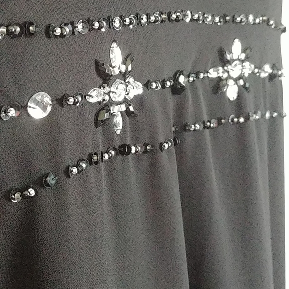 Long black formal dress - Picture 3 of 3